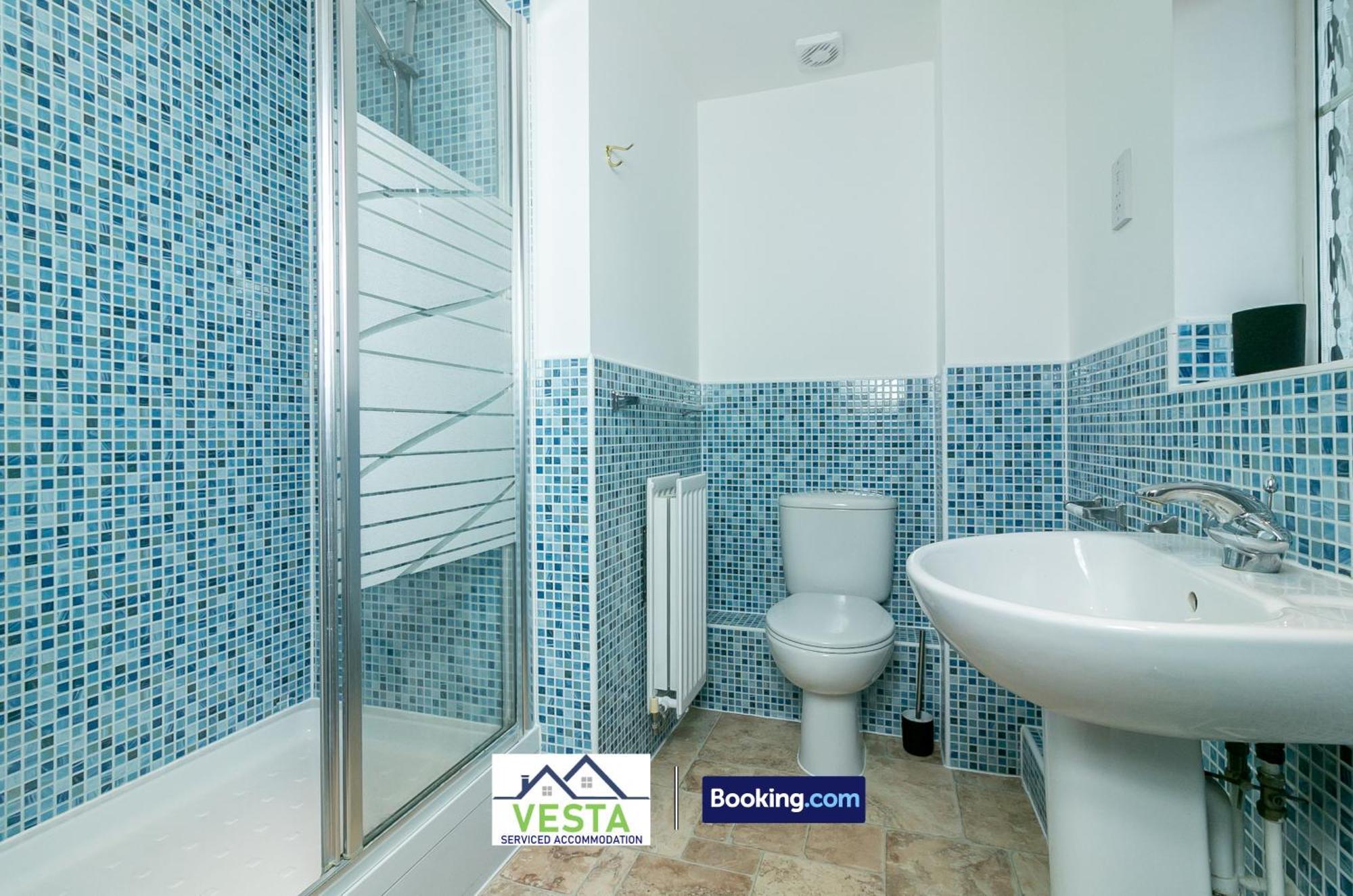 Three Bedroom Apartment By Vesta Serviced Accommodation & Short Lets Hatfield With Free Parking Exterior foto