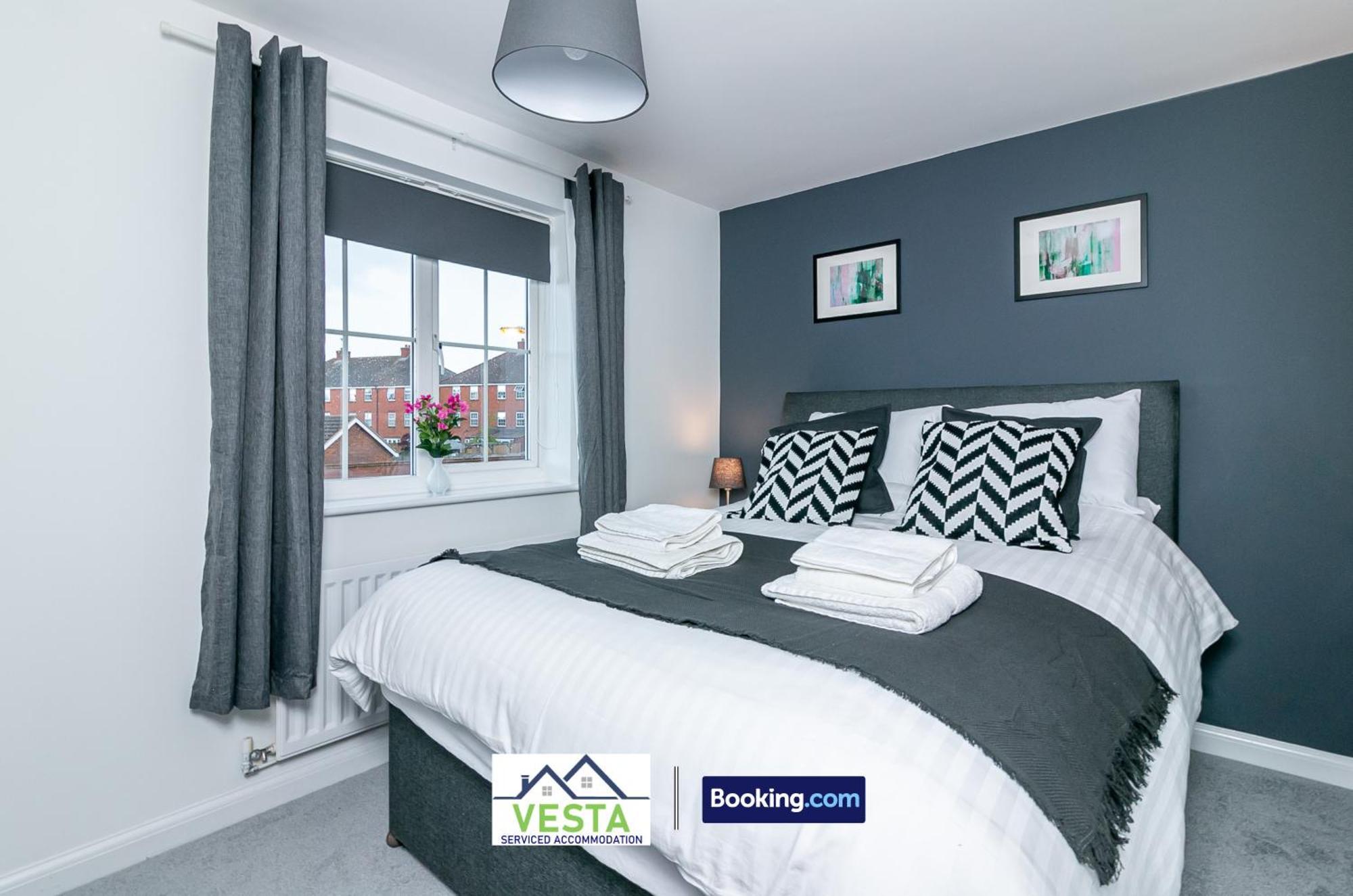Three Bedroom Apartment By Vesta Serviced Accommodation & Short Lets Hatfield With Free Parking Exterior foto