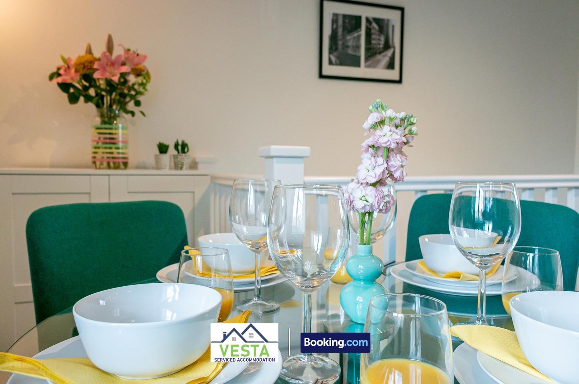 Three Bedroom Apartment By Vesta Serviced Accommodation & Short Lets Hatfield With Free Parking Exterior foto