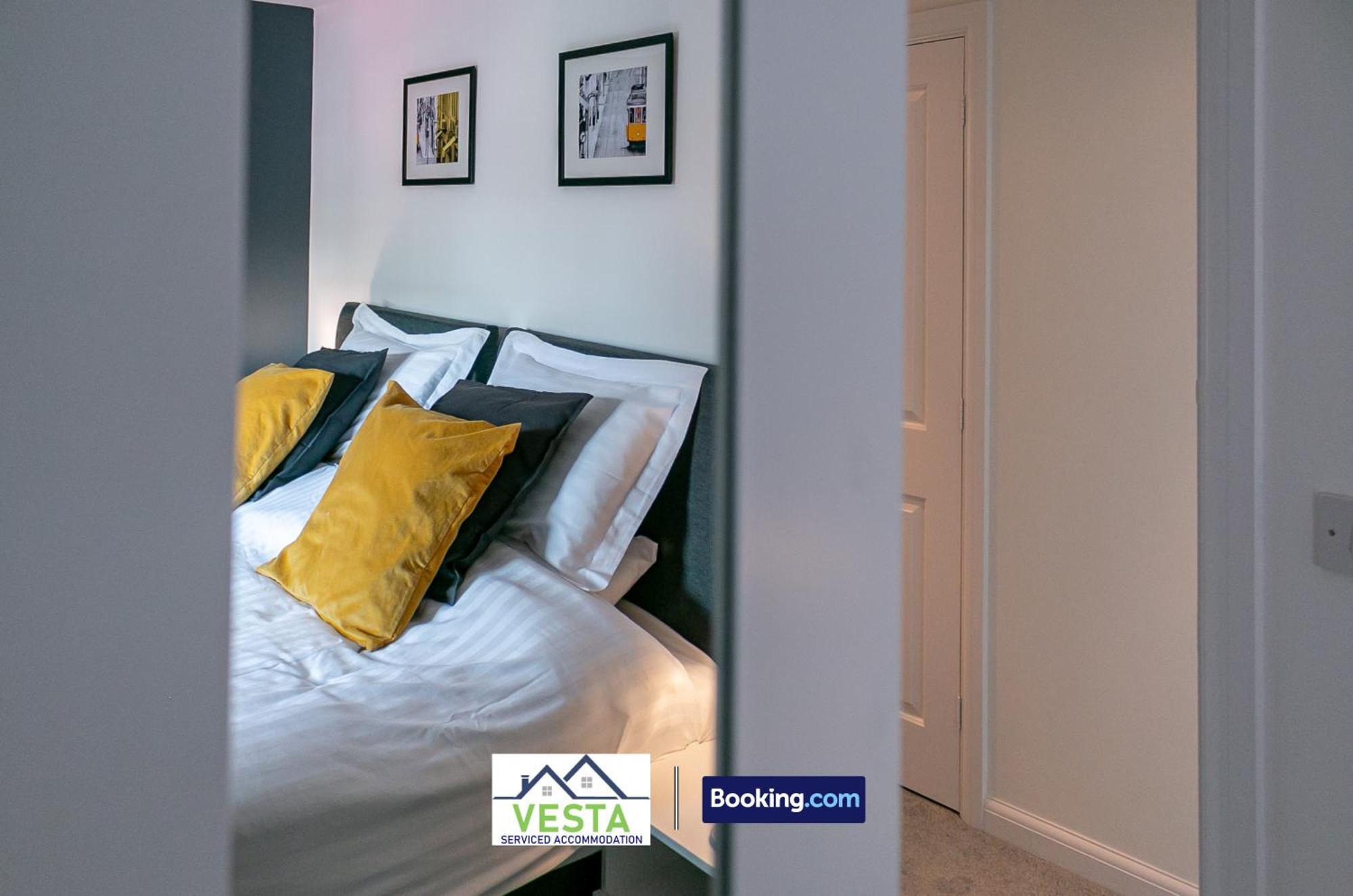 Three Bedroom Apartment By Vesta Serviced Accommodation & Short Lets Hatfield With Free Parking Exterior foto