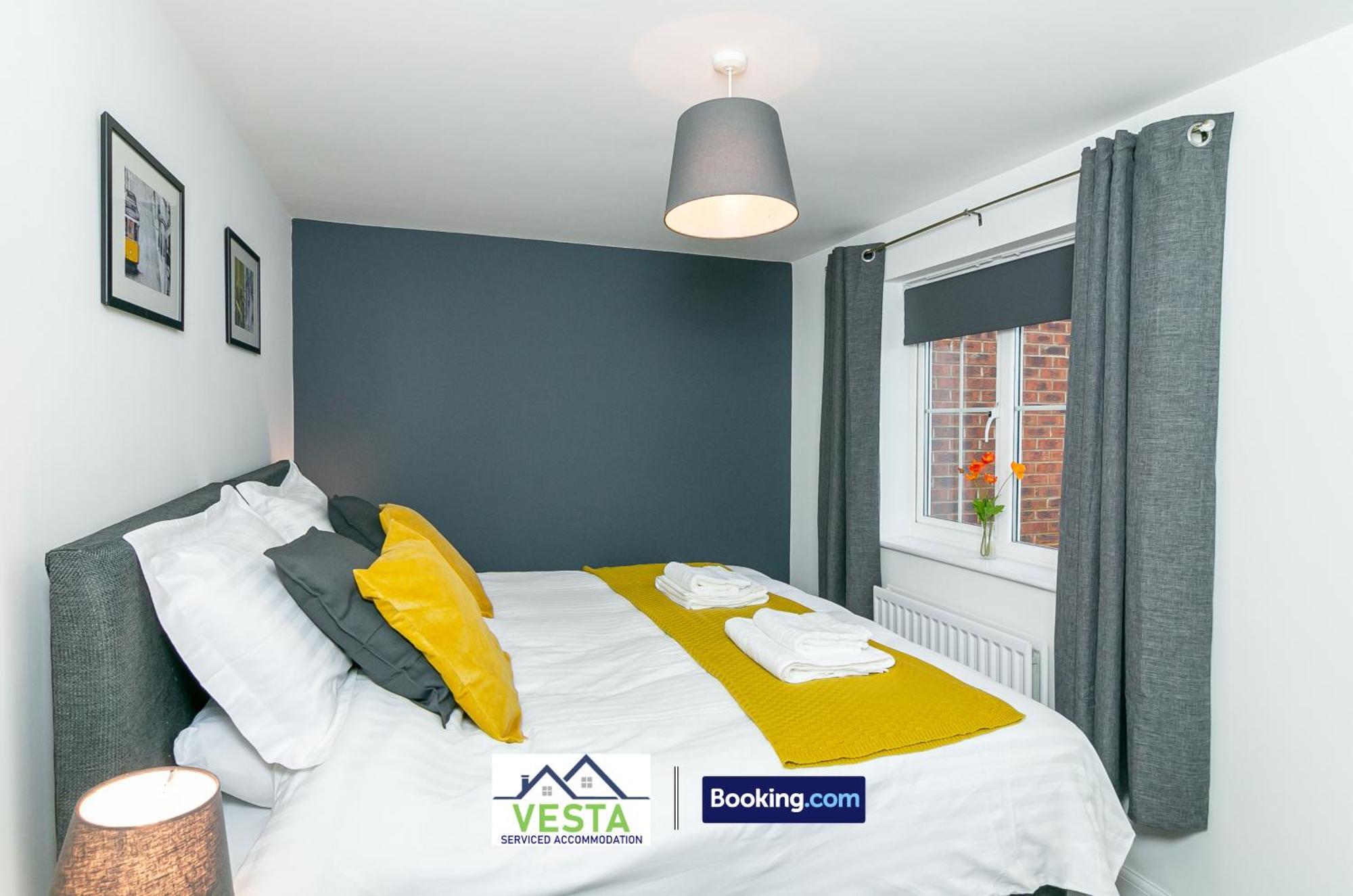Three Bedroom Apartment By Vesta Serviced Accommodation & Short Lets Hatfield With Free Parking Exterior foto